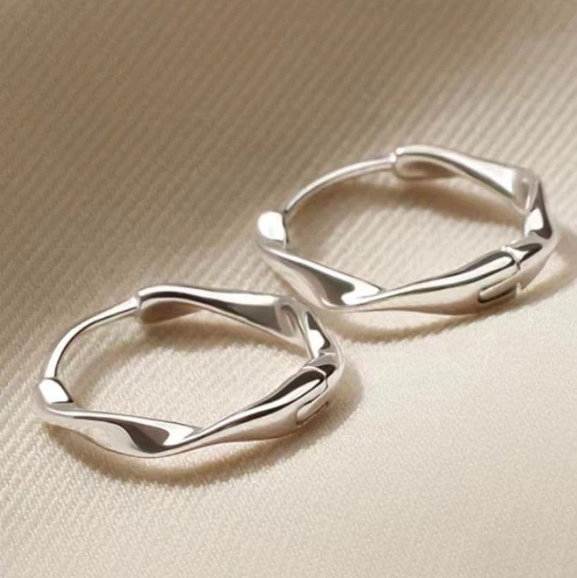 ペア アクセサリー ピアス 流線美ねじれフープピアス