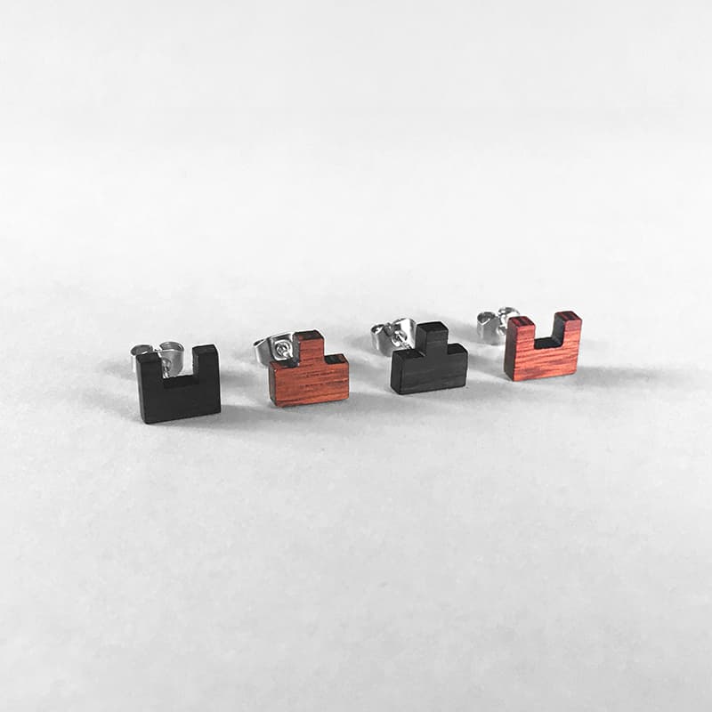 ペア アクセサリー ピアス 木目の切り欠き