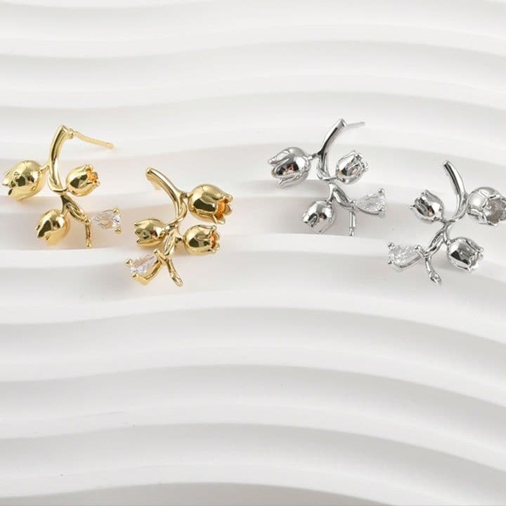 ペア アクセサリー ピアス 小枝に咲く花