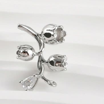 ペア アクセサリー ピアス 小枝に咲く花